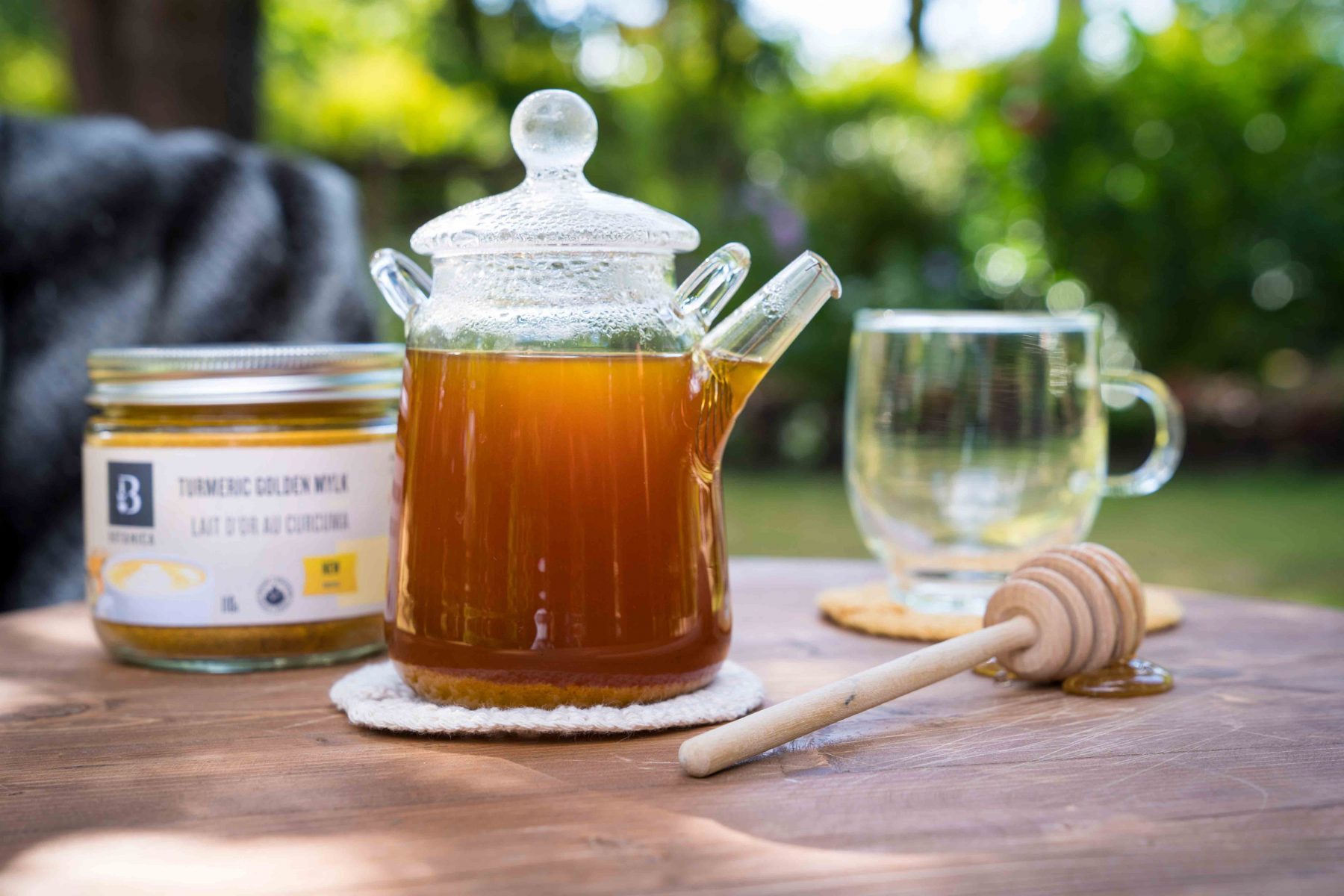 Hot Golden Turmeric Tea with Botanica's Turmeric Golden Mylk