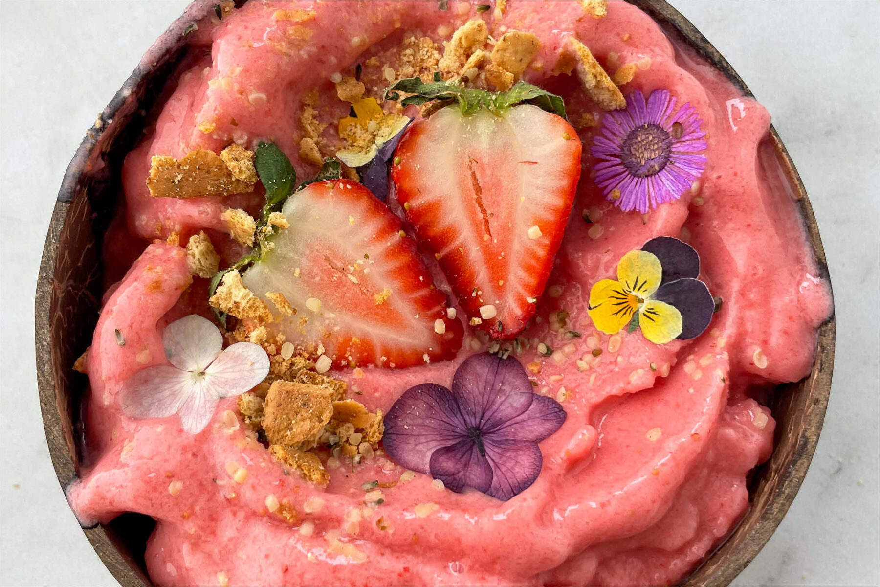 Strawberry smoothie bowl featured image